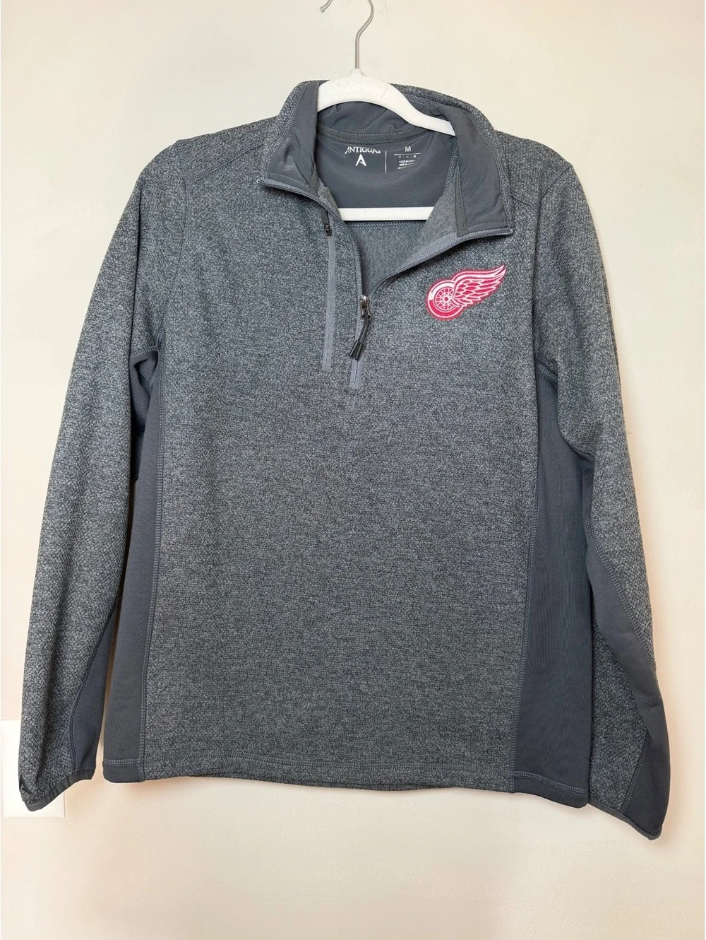 Antigua Men's Gray Detroit Red Wings Quarter-Zip Pullover Sweatshirt, Medium